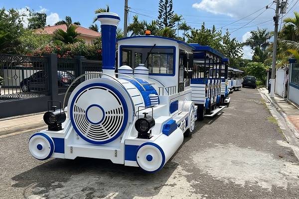 trackless train for slopes and narrow roads